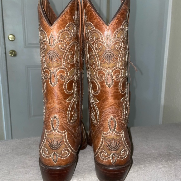 New Cowgirl Boots: Botas nuevas. - Picture 4 of 5
